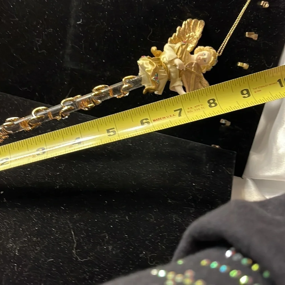 Avon (1997) Vintage Collectible ”Sparkling Icicle Ornament Angel” (crystal)